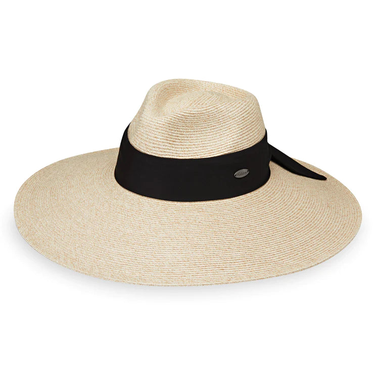 Elise white/Beige Hat with Black Scarf