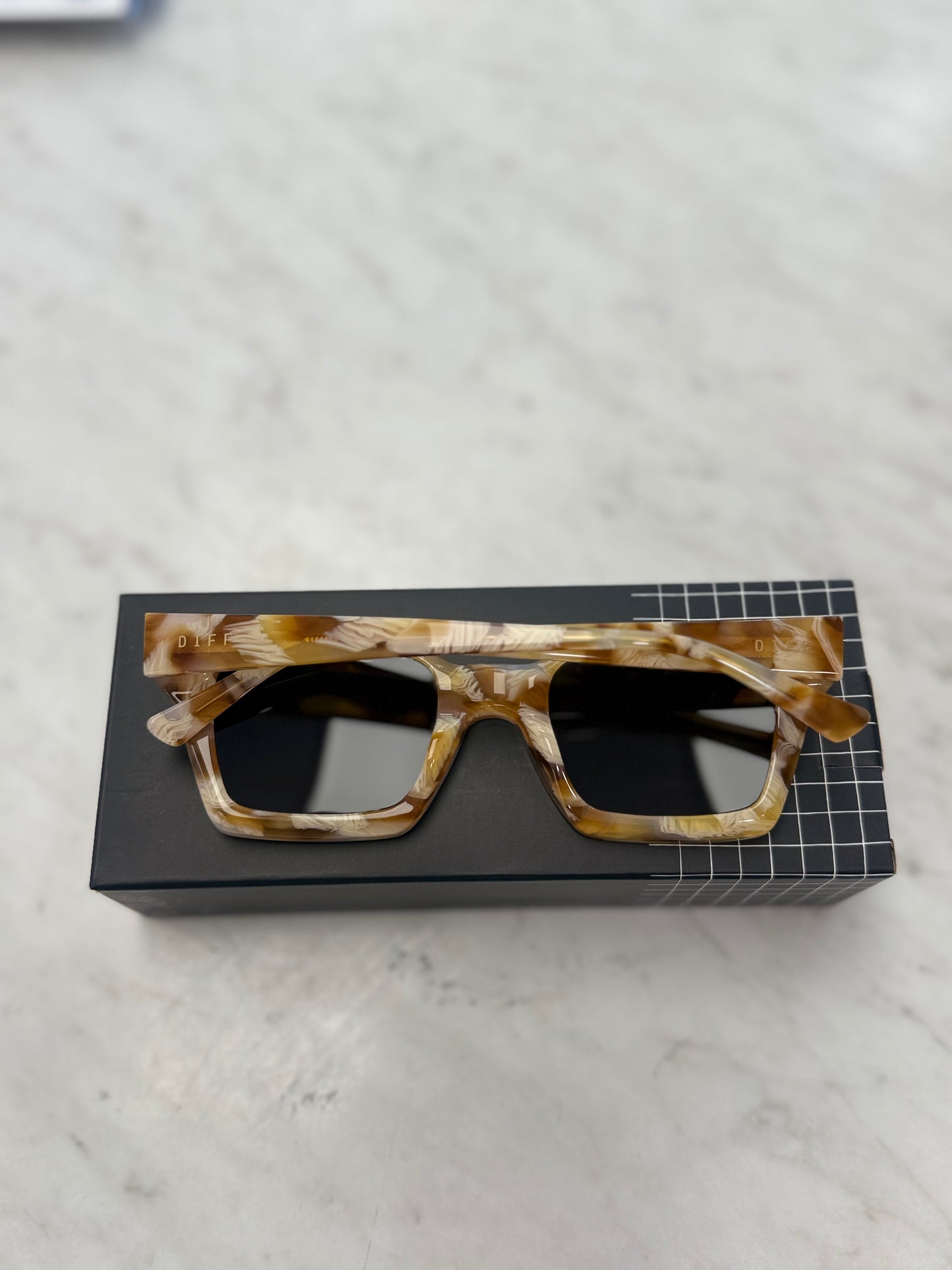 Daphne Sunglasses- Brown