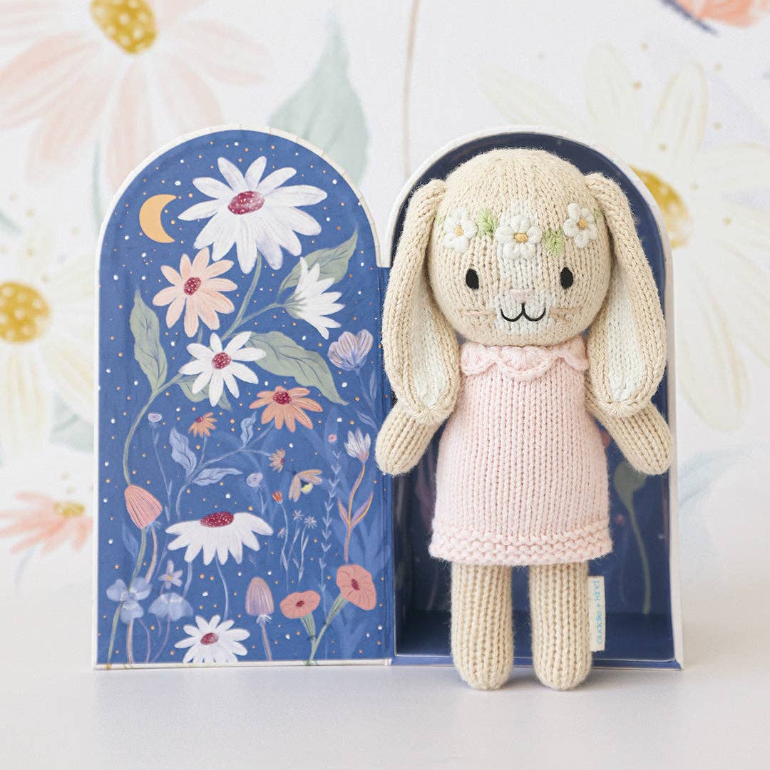 Tiny Hannah the bunny (blush), gives 10 mealsy