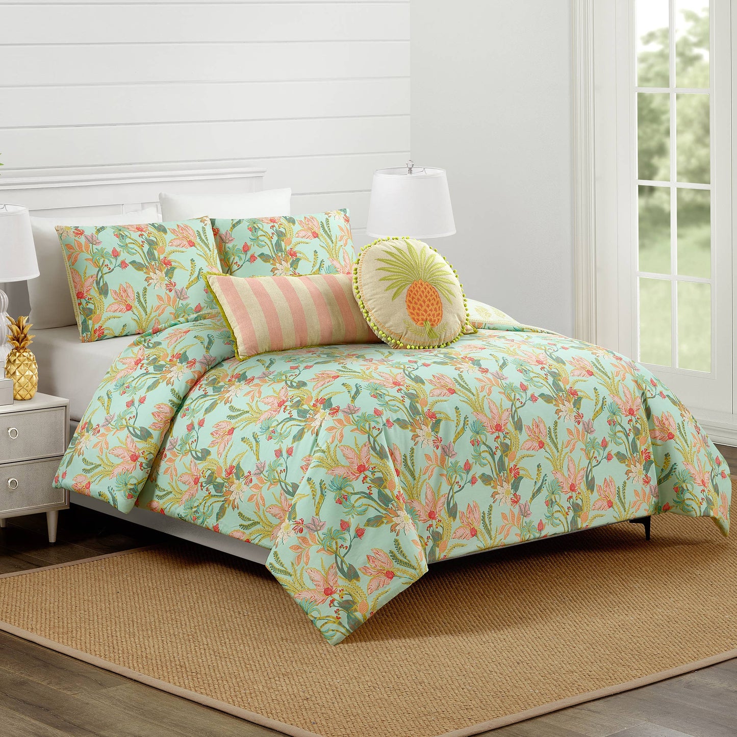QUEENIE PINEAPPLE EMBROIDERED DECORATIVE PILLOW - Spartina