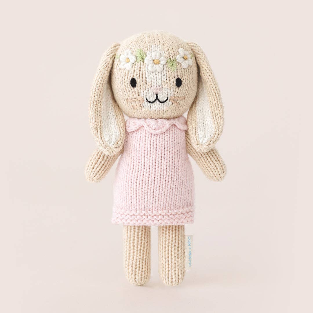 Tiny Hannah the bunny (blush), gives 10 mealsy
